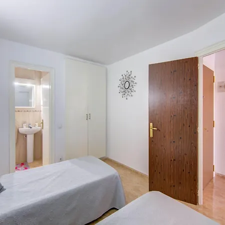In For Six People, Cleaning Included *